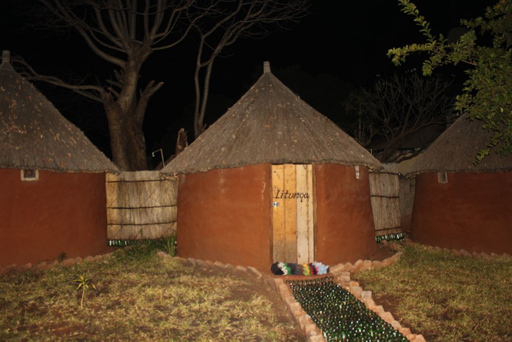 Zinga Backpackers Hotel Livingstone Kültér fotó