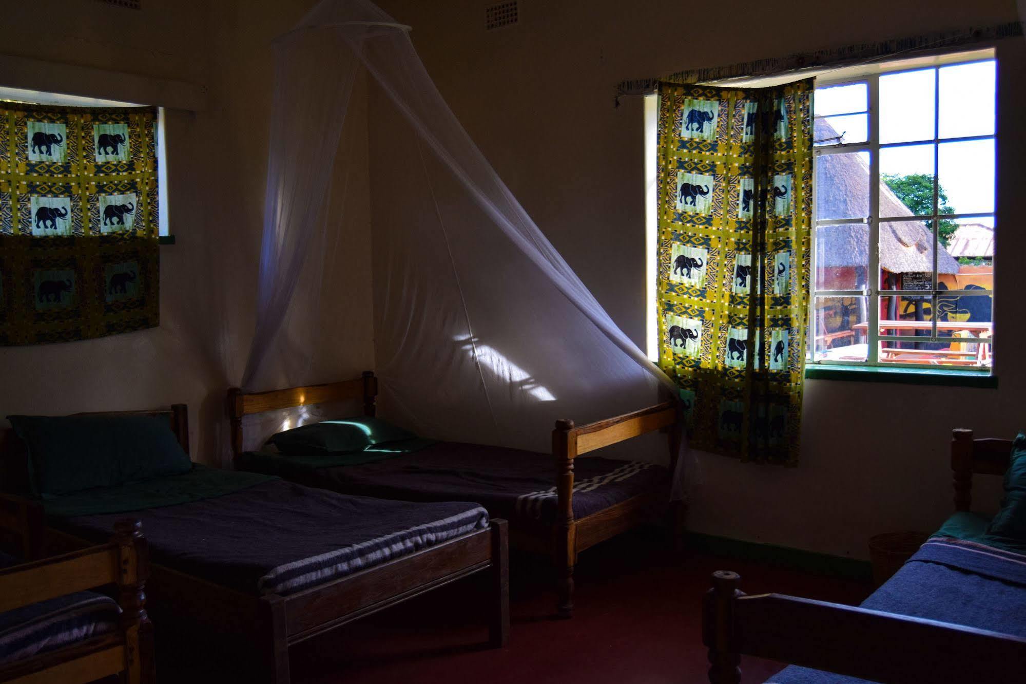 Zinga Backpackers Hotel Livingstone Kültér fotó